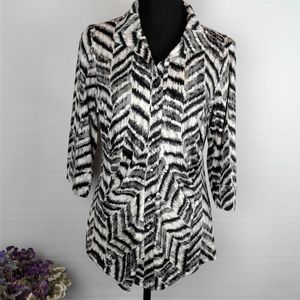 Laura Max button down top